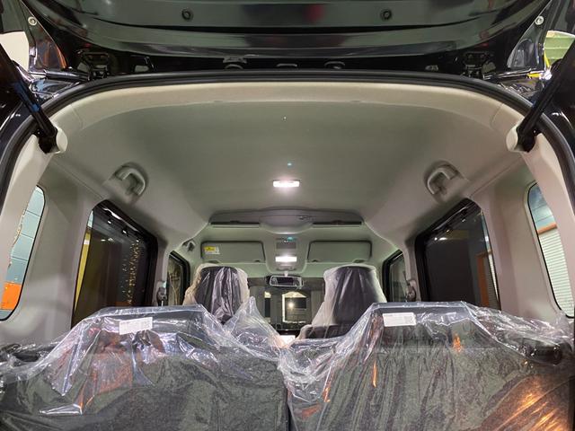 スペーシアカスタム ハイブリッドＸＳターボ　展示試乗車　スズキセーフティサポート　全方位モニター付ナビ装着車　スズキコネクト対応　両側パワースライドドア　ＬＥＤオートライト　オートクルーズコントロール　ＢＯＳＳデザインフロアーマット（9枚目）