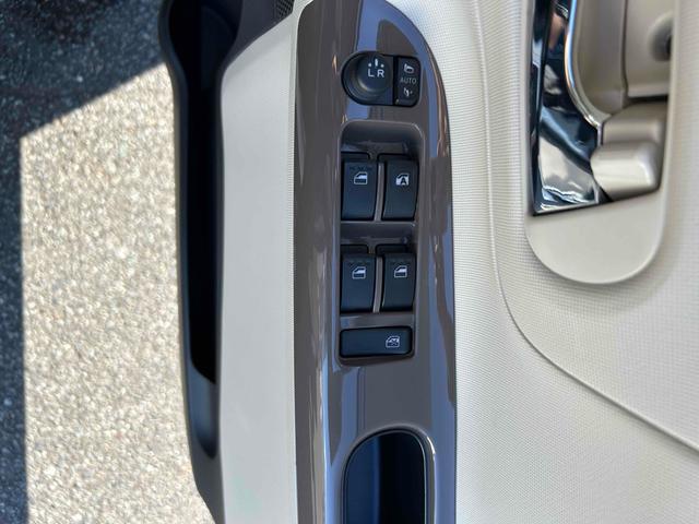 ムーヴキャンバス Ｘメイクアップリミテッド　ＳＡＩＩＩ　禁煙　走行１万ｋ台　ドラレコ　ＥＴＣ　全周囲カメラ　両側電動スライドドア　ナビ　ＴＶ　クリアランスソナー　衝突被害軽減システム　オートマチックハイビーム　スマートキー　アイストップ（45枚目）