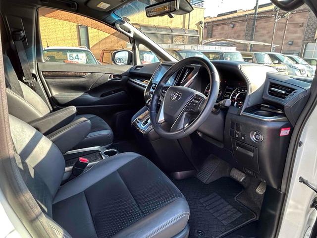 アルファード 2.5S タイプゴールドIII 禁煙車 後席モニター ドラレコ バックカメラ ナビ TV クリアランスソナー レーダークルーズ ツインサンルーフ 衝突被害軽減 両側電動スライドドア オートハイビーム オートライト 電動リアゲート(32枚目)