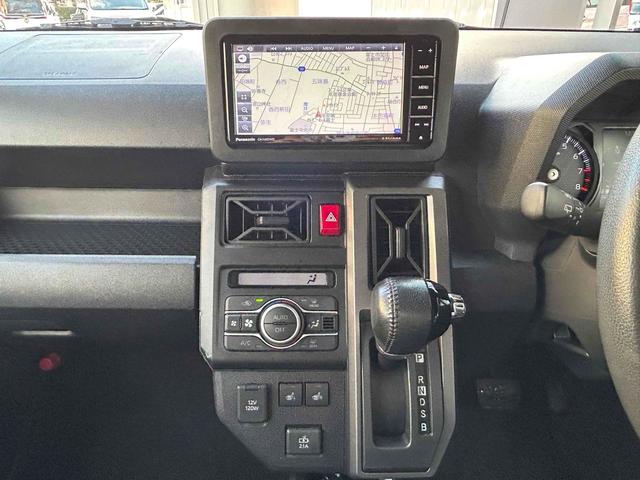 タフト Ｇ　クロムベンチャー　禁煙　ルーフキャリア　スカイフィールトップ　Ｂｌｕｅｔｏｏｔｈ　シートヒータ　ＥＴＣ　バックカメラ　ナビＴＶ　衝突被害軽減システム　オートライト　ＬＥＤヘッド　スマートキー　アイスト　コーナーセンサー（4枚目）