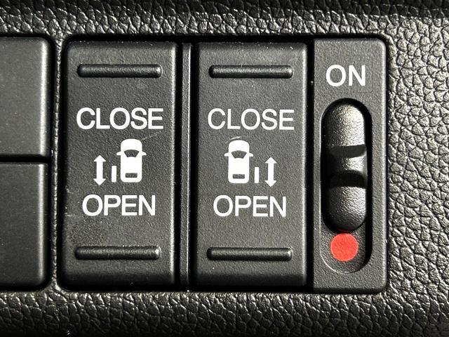 フリードハイブリッド ハイブリッド・クロスターホンダセンシング　両側電動ドア　純正ＳＤナビ　バックカメラ　衝突被害軽減システム　レーダークルーズ　禁煙車　ハーフレザーシート　コーナーセンサー　スマートキー　ＬＥＤヘッド　ビルトインＥＴＣ　車線逸脱警報（5枚目）