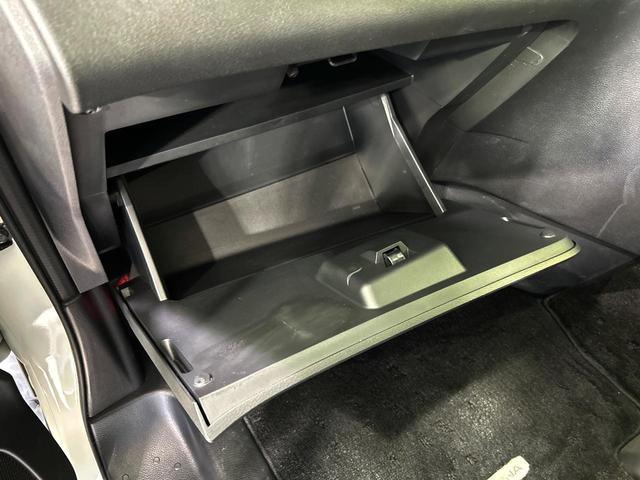 セレナ ハイウェイスター　後席モニター　両側電動ドア　全周囲カメラ　衝突被害軽減システム　禁煙車　ドラレコ　コーナーセンサー　スマートキー　ＬＥＤヘッド　ビルトインＥＴＣ　クルコン　パークアシスト　オートライト（70枚目）