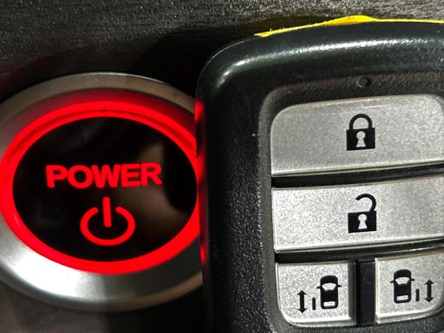 フリードハイブリッド ハイブリッド・ＥＸ　両側電動ドア　ＳＤナビ　バックカメラ　衝突被害軽減システム　レーダークルーズ　禁煙車　ハーフレザーシート　ドラレコ　スマートキー　ＬＥＤヘッド　ビルトインＥＴＣ　車線逸脱警報　オートライト（6枚目）
