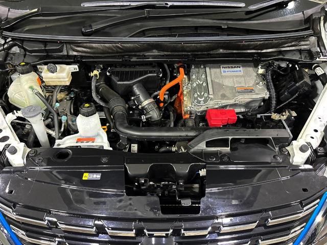 セレナ e-パワー ハイウェイスターV 両側電動ドア 純正SDナビ 全周囲カメラ 衝突被害軽減システム レーダークルーズ 禁煙車 コーナーセンサー スマートキー LEDヘッド ETC2.0 車線逸脱警報 オートライト オートエアコン(18枚目)