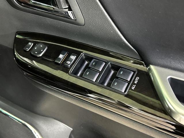 アルファード ２４０Ｓ　タイプゴールド　両側電動ドア　純正ＳＤナビ　後席モニター　バックカメラ　禁煙車　電動リアゲート　ハーフレザーシート　ドラレコ　コーナーセンサー　スマートキー　ＨＩＤヘッド　ビルトインＥＴＣ　クルコン　オートライト（41枚目）