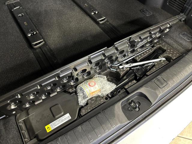 デリカＤ：５ Ｐ　４ＷＤ　両側電動ドア　衝突被害軽減システム　レーダークルーズ　禁煙車　電動リアゲート　パワーシート　スマートキー　ＬＥＤヘッド　車線逸脱警報　デュアルエアコン　純正１８インチアルミ　リアエアコン（35枚目）