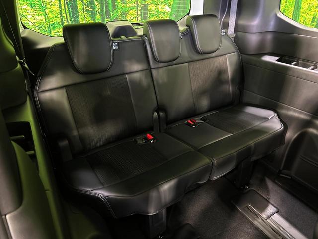 ステップワゴン ｅ：ＨＥＶスパーダ　登録済未使用車　両側電動ドア　バックカメラ　衝突被害軽減システム　レーダークルーズ　電動リアゲート　ハーフレザーシート　コーナーセンサー　スマートキー　ＬＥＤヘッド　オートハイビーム　車線逸脱警報（10枚目）