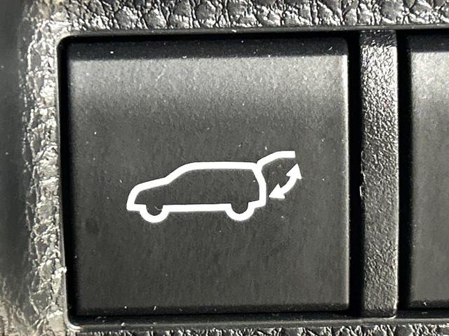 RAV4 ハイブリッドG 4WD 10.5型ディスプレイオーディオ 全周囲カメラ 衝突被害軽減システム レーダークルーズ 禁煙車 電動リアゲート パワーシート ドラレコ コーナーセンサー スマートキー ETC2.0(7枚目)