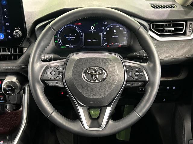 RAV4 ハイブリッドG 4WD 10.5型ディスプレイオーディオ 全周囲カメラ 衝突被害軽減システム レーダークルーズ 禁煙車 電動リアゲート パワーシート ドラレコ コーナーセンサー スマートキー ETC2.0(11枚目)