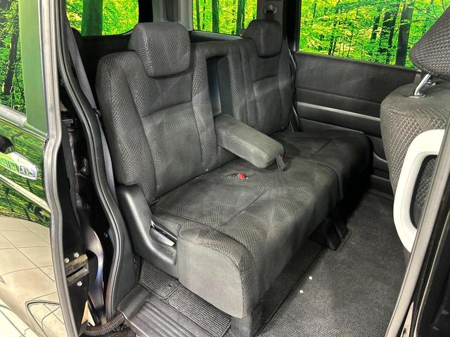 ステップワゴンスパーダ Ｚ　ＨＤＤナビエディション　両側電動ドア　純正ＨＤＤナビ　後席モニター　バックカメラ　禁煙車　ドラレコ　スマートキー　ＨＩＤヘッド　ビルトインＥＴＣ　オートライト　オートエアコン　純正１６インチアルミ　ＣＤ　ＤＶＤ再生　地デジ（9枚目）