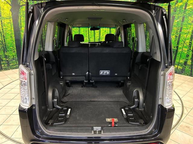 ステップワゴンスパーダ Ｚ　ＨＤＤナビエディション　両側電動ドア　純正ＨＤＤナビ　後席モニター　バックカメラ　禁煙車　ドラレコ　スマートキー　ＨＩＤヘッド　ビルトインＥＴＣ　オートライト　オートエアコン　純正１６インチアルミ　ＣＤ　ＤＶＤ再生　地デジ（11枚目）