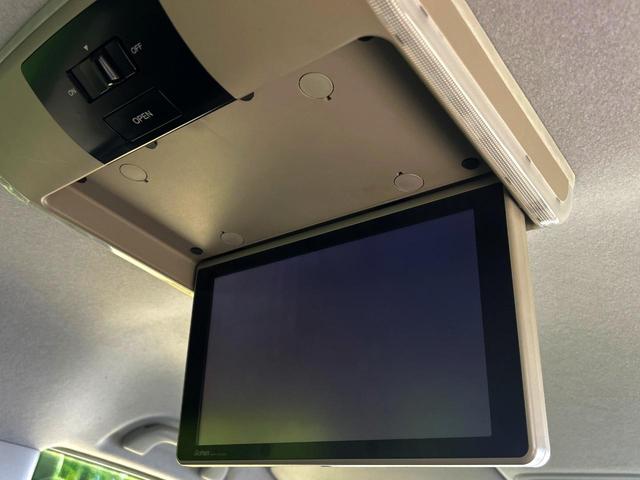 ステップワゴンスパーダ Ｚ　クールスピリット　両側電動ドア　純正ＳＤナビ　後席モニター　バックカメラ　禁煙車　ハーフレザーシート　ドラレコ　スマートキー　ＨＩＤヘッド　ビルトインＥＴＣ　クルコン　オートエアコン　純正１７インチアルミ（4枚目）