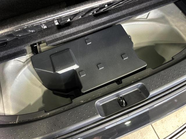 シエンタ ハイブリッドZ 10.5インチ純正ディスプレイオーディオ 全周囲カメラ 両側パワースライドドア レーダークルーズコントロール ブラインドスポットモニター シーヒーター ステアリングヒーター 100V電源(40枚目)