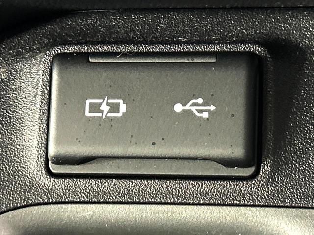 シエンタ ハイブリッドZ 10.5インチ純正ディスプレイオーディオ 全周囲カメラ 両側パワースライドドア レーダークルーズコントロール ブラインドスポットモニター シーヒーター ステアリングヒーター 100V電源(49枚目)