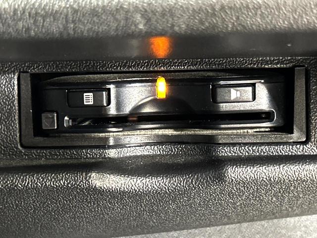 ハイエースバン スーパーGL ダークプライム SDナビ バックカメラ 禁煙車 ハーフレザーシート ドラレコ スマートキー ビルトインETC オートライト オートエアコン リアエアコン Bluetooth CD DVD再生 フルセグ LEDフォグ(6枚目)