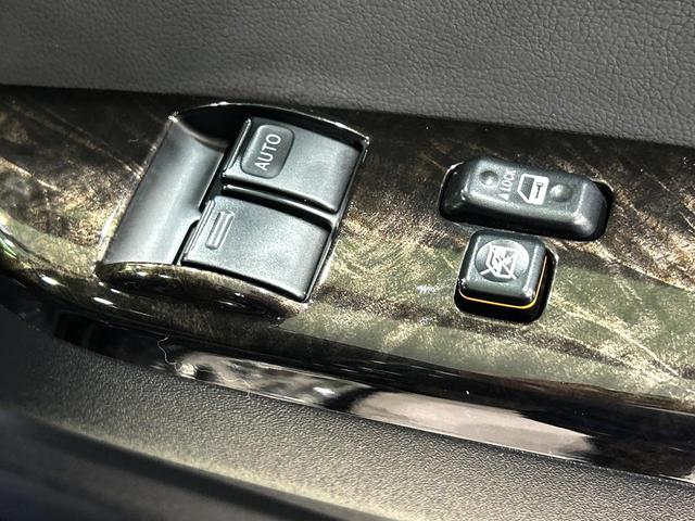 ハイエースバン スーパーGL ダークプライム SDナビ バックカメラ 禁煙車 ハーフレザーシート ドラレコ スマートキー ビルトインETC オートライト オートエアコン リアエアコン Bluetooth CD DVD再生 フルセグ LEDフォグ(56枚目)