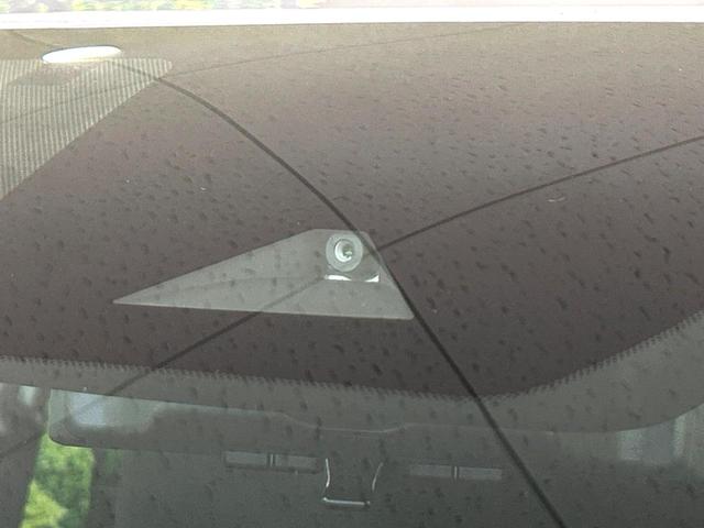 ノート Ｘ　純正ＳＤナビ　全周囲カメラ　衝突被害軽減システム　禁煙車　ドラレコ　コーナーセンサー　スマートキー　ＬＥＤヘッド　ビルトインＥＴＣ　オートハイビーム　車線逸脱警報　オートライト　オートエアコン（5枚目）