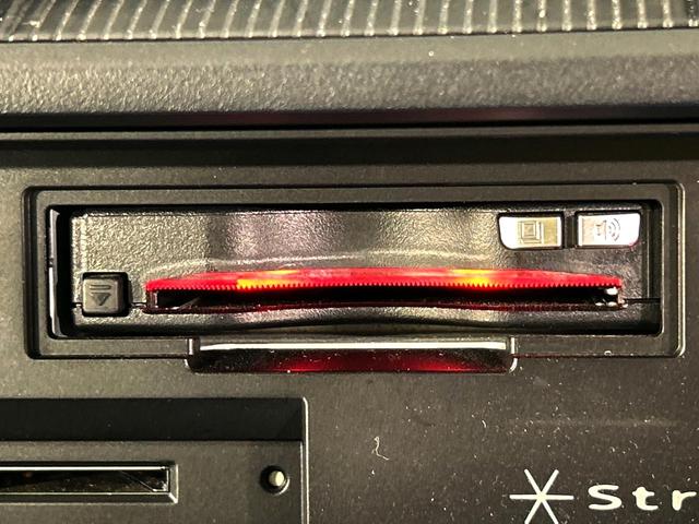 アクア L ナビゲーション バックカメラ セーフティセンス 禁煙車 ETC2.0 オートライト オートエアコン Bluetooth CD・DVD再生 電動格納ミラー ドアバイザー プライバシーガラス スマートキー(6枚目)