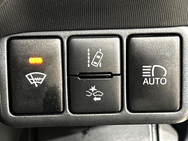 アクア L ナビゲーション バックカメラ セーフティセンス 禁煙車 ETC2.0 オートライト オートエアコン Bluetooth CD・DVD再生 電動格納ミラー ドアバイザー プライバシーガラス スマートキー(7枚目)