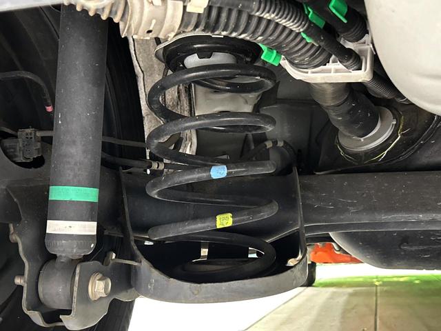 アクア L ナビゲーション バックカメラ セーフティセンス 禁煙車 ETC2.0 オートライト オートエアコン Bluetooth CD・DVD再生 電動格納ミラー ドアバイザー プライバシーガラス スマートキー(20枚目)