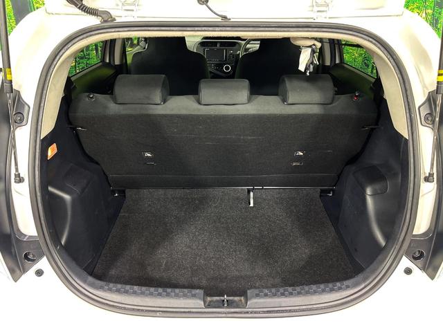 アクア L ナビゲーション バックカメラ セーフティセンス 禁煙車 ETC2.0 オートライト オートエアコン Bluetooth CD・DVD再生 電動格納ミラー ドアバイザー プライバシーガラス スマートキー(34枚目)