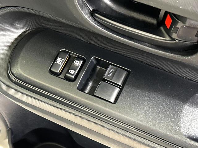 アクア L ナビゲーション バックカメラ セーフティセンス 禁煙車 ETC2.0 オートライト オートエアコン Bluetooth CD・DVD再生 電動格納ミラー ドアバイザー プライバシーガラス スマートキー(39枚目)