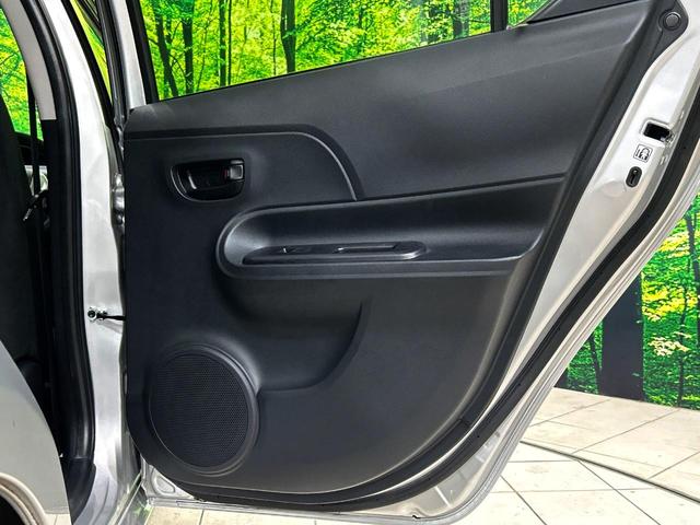 アクア Ｓ　純正ナビ　バックカメラ　トヨタセーフティセンス　禁煙車　スマートキー　ＥＴＣ　車線逸脱警報　オートライト　オートエアコン　Ｂｌｕｅｔｏｏｔｈ　ＣＤ　ＤＶＤ再生　フルセグ（33枚目）