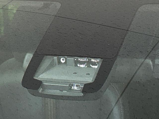 シエンタ G クエロ 両側電動スライドドア 純正ナビ バックカメラ セーフティセンス 禁煙車 ハーフレザーシート オートハイビーム LEDヘッド LEDフォグ オートライト ETC オートエアコン 車線逸脱警報(4枚目)