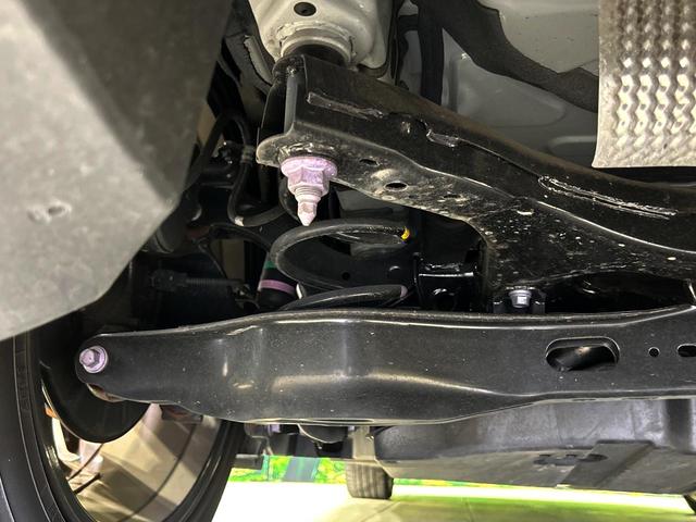 プリウス Ｚ　ガラスルーフ　１２．３型ディスプレイオーディオ　全周囲カメラ　セーフティセンス　１００Ｖ電源　レーダークルーズ　禁煙車　電動リアゲート　シートベンチレーション　パワーシート　ブラインドスポットモニター（20枚目）