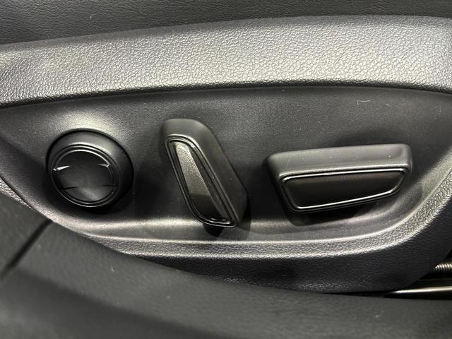 プリウス Ｚ　ガラスルーフ　１２．３型ディスプレイオーディオ　全周囲カメラ　セーフティセンス　１００Ｖ電源　レーダークルーズ　禁煙車　電動リアゲート　シートベンチレーション　パワーシート　ブラインドスポットモニター（28枚目）