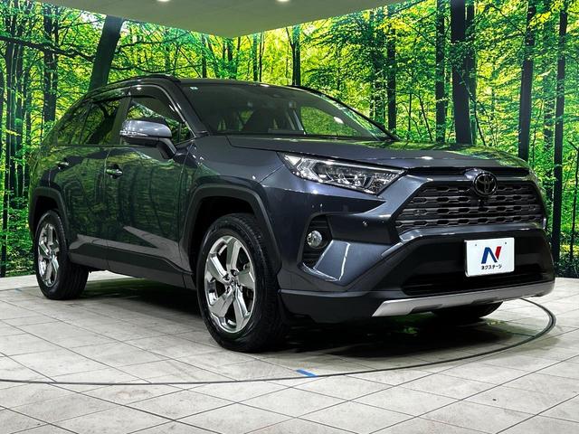 高透明度のガラス皮膜で撥水はもちろん、上質なツヤ・光沢を実現。紫外線や酸性雨から大切な愛車を保護し、色あせ・劣化を防止。「弾スプラッシュコート」、「弾プリミッサコート」からお選びいただけます。