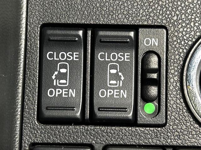 【両側パワースライドドア】スマートキーや運転席のスイッチで後席両側スライドドアの開閉が可能♪電動だから力を入れてドアを開ける必要が無く、小さなお子様でも簡単に開け閉めでき快適です♪