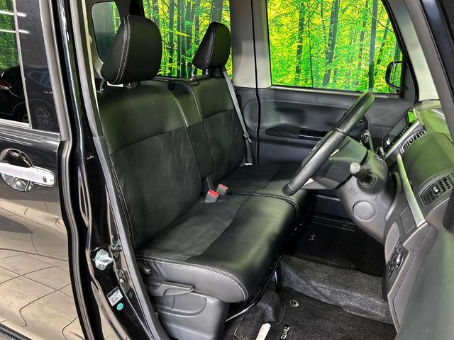 運転席まわりには十分なスペースがあり、大柄な方でもゆったり運転していただける環境です。