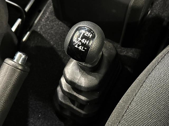 ジムニーノマド ＦＣ　４ＷＤ　衝突被害軽減システム　レーダークルーズ　禁煙車　コーナーセンサー　スマートキー　ＬＥＤヘッド　ビルトインＥＴＣ　オートハイビーム　オートライト　オートエアコン　純正１５インチアルミ（3枚目）