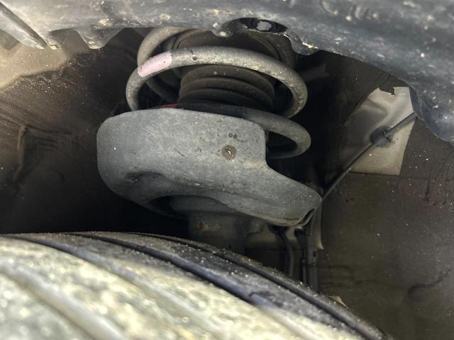 プリウス Ｓツーリングセレクション　モデリスタフルエアロ　純正９インチナビ　バックカメラ　セーフティセンス　レーダークルーズ　禁煙車　シートヒーター　１００Ｖ電源　ＬＥＤヘッド　ＥＴＣ２．０　オートハイビーム　オートライト（20枚目）