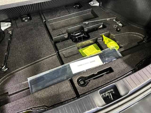 プリウス Ｓツーリングセレクション　モデリスタフルエアロ　純正９インチナビ　バックカメラ　セーフティセンス　レーダークルーズ　禁煙車　シートヒーター　１００Ｖ電源　ＬＥＤヘッド　ＥＴＣ２．０　オートハイビーム　オートライト（32枚目）