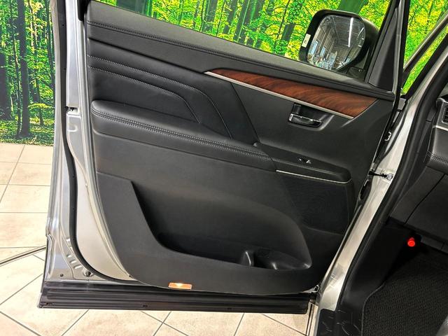 デリカＤ：５ Ｐ　１０．１インチ純正ナビ　電動サイドステップ　両側電動スライドドア　全周囲カメラ　衝突軽減装置　レーダークルーズ　禁煙車　ブラインドスポットモニター　電動リアゲート　パワーシート　ＬＥＤヘッド（36枚目）