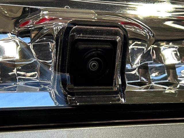 デリカＤ：５ Ｐ　１０．１インチ純正ナビ　電動サイドステップ　両側電動スライドドア　全周囲カメラ　衝突軽減装置　レーダークルーズ　禁煙車　ブラインドスポットモニター　電動リアゲート　パワーシート　ＬＥＤヘッド（56枚目）