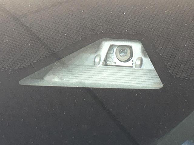 ヴェゼル ハイブリッドＲＳ・ホンダセンシング　バックカメラ　衝突被害軽減システム　禁煙車　ハーフレザーシート　ドラレコ　スマートキー　ＬＥＤヘッド　ビルトインＥＴＣ　純正１８インチアルミ　車線逸脱警報　オートライト　デュアルエアコン（5枚目）