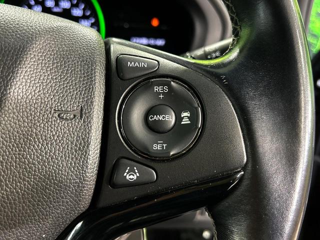 ヴェゼル ハイブリッドＲＳ・ホンダセンシング　バックカメラ　衝突被害軽減システム　禁煙車　ハーフレザーシート　ドラレコ　スマートキー　ＬＥＤヘッド　ビルトインＥＴＣ　純正１８インチアルミ　車線逸脱警報　オートライト　デュアルエアコン（6枚目）