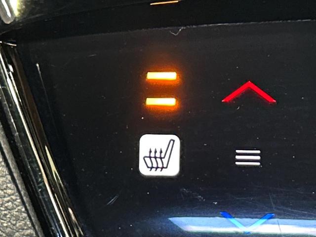 ヴェゼル ハイブリッドＲＳ・ホンダセンシング　バックカメラ　衝突被害軽減システム　禁煙車　ハーフレザーシート　ドラレコ　スマートキー　ＬＥＤヘッド　ビルトインＥＴＣ　純正１８インチアルミ　車線逸脱警報　オートライト　デュアルエアコン（7枚目）