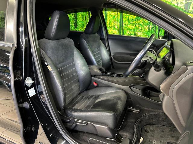 ヴェゼル ハイブリッドＲＳ・ホンダセンシング　バックカメラ　衝突被害軽減システム　禁煙車　ハーフレザーシート　ドラレコ　スマートキー　ＬＥＤヘッド　ビルトインＥＴＣ　純正１８インチアルミ　車線逸脱警報　オートライト　デュアルエアコン（8枚目）