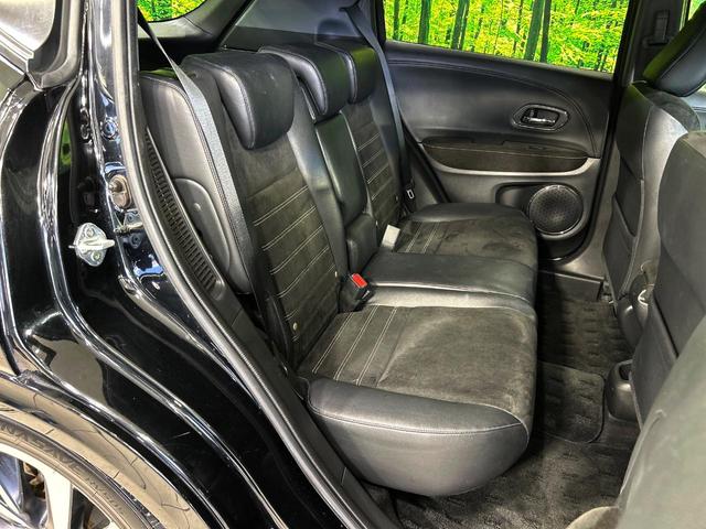 ヴェゼル ハイブリッドＲＳ・ホンダセンシング　バックカメラ　衝突被害軽減システム　禁煙車　ハーフレザーシート　ドラレコ　スマートキー　ＬＥＤヘッド　ビルトインＥＴＣ　純正１８インチアルミ　車線逸脱警報　オートライト　デュアルエアコン（9枚目）