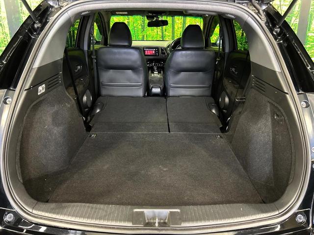 ヴェゼル ハイブリッドＲＳ・ホンダセンシング　バックカメラ　衝突被害軽減システム　禁煙車　ハーフレザーシート　ドラレコ　スマートキー　ＬＥＤヘッド　ビルトインＥＴＣ　純正１８インチアルミ　車線逸脱警報　オートライト　デュアルエアコン（10枚目）