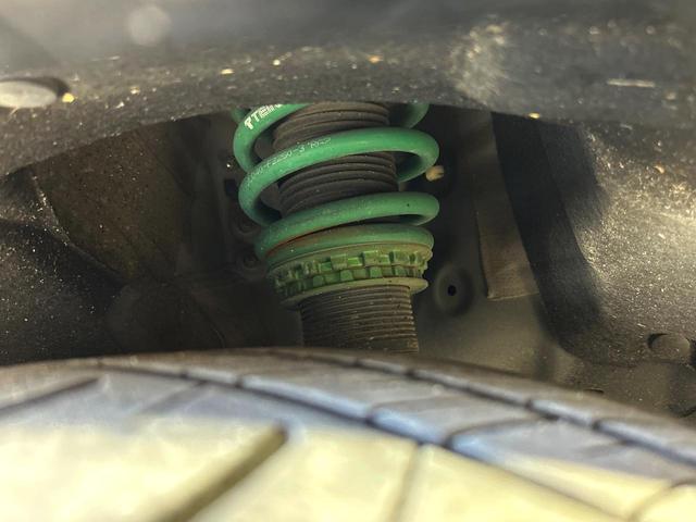 ヴェゼル ハイブリッドＲＳ・ホンダセンシング　バックカメラ　衝突被害軽減システム　禁煙車　ハーフレザーシート　ドラレコ　スマートキー　ＬＥＤヘッド　ビルトインＥＴＣ　純正１８インチアルミ　車線逸脱警報　オートライト　デュアルエアコン（20枚目）