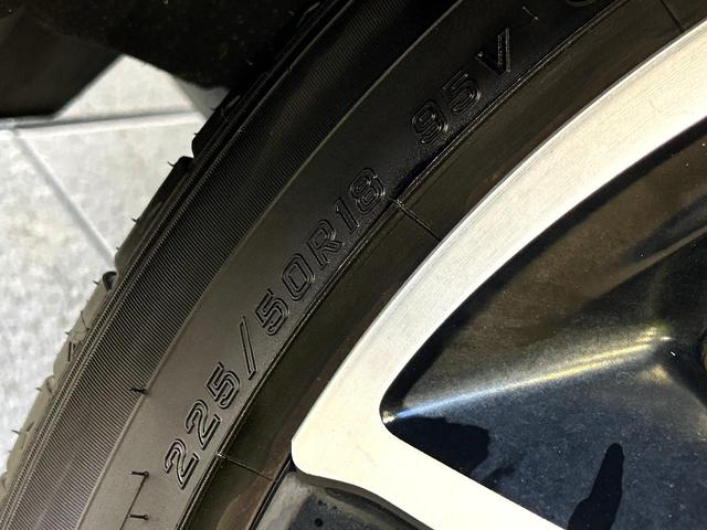 ヴェゼル ハイブリッドＲＳ・ホンダセンシング　バックカメラ　衝突被害軽減システム　禁煙車　ハーフレザーシート　ドラレコ　スマートキー　ＬＥＤヘッド　ビルトインＥＴＣ　純正１８インチアルミ　車線逸脱警報　オートライト　デュアルエアコン（23枚目）