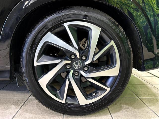 ヴェゼル ハイブリッドＲＳ・ホンダセンシング　バックカメラ　衝突被害軽減システム　禁煙車　ハーフレザーシート　ドラレコ　スマートキー　ＬＥＤヘッド　ビルトインＥＴＣ　純正１８インチアルミ　車線逸脱警報　オートライト　デュアルエアコン（25枚目）