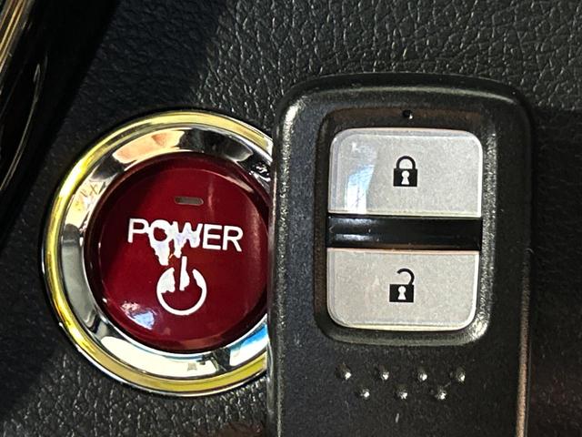 ヴェゼル ハイブリッドＲＳ・ホンダセンシング　バックカメラ　衝突被害軽減システム　禁煙車　ハーフレザーシート　ドラレコ　スマートキー　ＬＥＤヘッド　ビルトインＥＴＣ　純正１８インチアルミ　車線逸脱警報　オートライト　デュアルエアコン（45枚目）