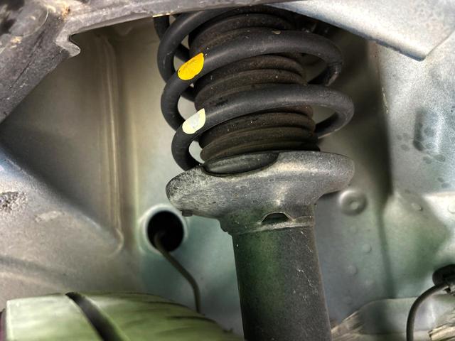 アルトラパン モード　禁煙車　純正ナビ　全周囲カメラ　スズキセーフティサポート　フルセグ　　Ｂｌｕｅｔｏｏｔｈ　シートヒーター　スマートキー　ＨＩＤヘッドライト　クリアランスソナー　アイドリングストップ（20枚目）