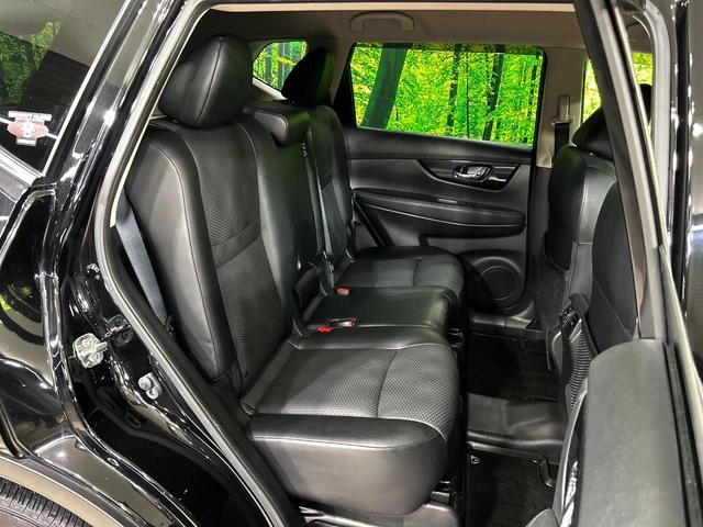 エクストレイル ２０Ｘｉ　プロパイロット　純正９型ナビ　全周囲カメラ　インテリジェントエマージェンシーブレーキ　デジタルインナーミラー　禁煙車　電動リアゲート　全席シートヒーター　ＬＥＤヘッド　ルーフレール　ＥＴＣ（9枚目）